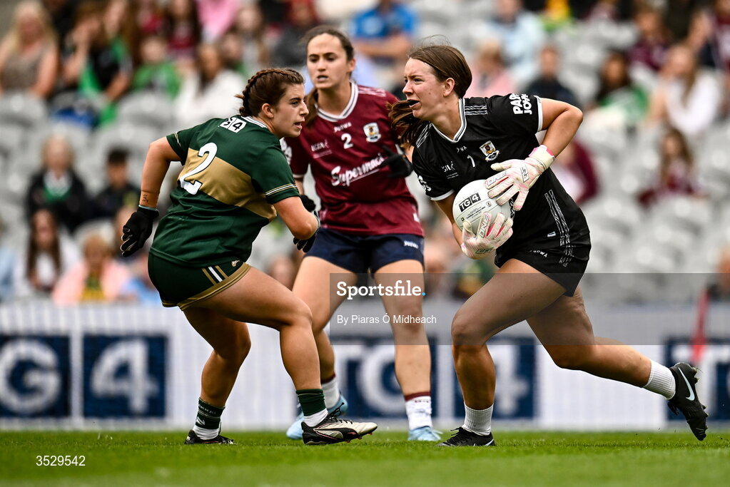 2 August 2026; Galway goalkeeper Leah O'Halloran in action against Róisín Rahilly of Kerry during the LGFA TG4 All-Ireland Senior Championship final match between Galway and Kerry at Croke Park in Dublin. Photo by Piaras Ó Mídheach/Sportsfile