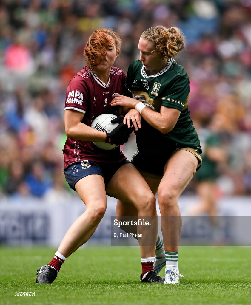 2 August 2026; Sarah Ní Loingsigh of Galway in action against Síofra O’Shea of Kerry during the LGFA TG4 All-Ireland Senior Championship final match between Galway and Kerry at Croke Park in Dublin. Photo by Paul Phelan/Sportsfile