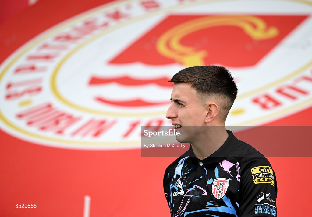2 August 2026; Darragh Burns of Derry City before the SSE Airtricity Men's Premier Division match between St Patrick's Athletic and Derry City at Richmond Park in Dublin. Photo by Stephen McCarthy/Sportsfile