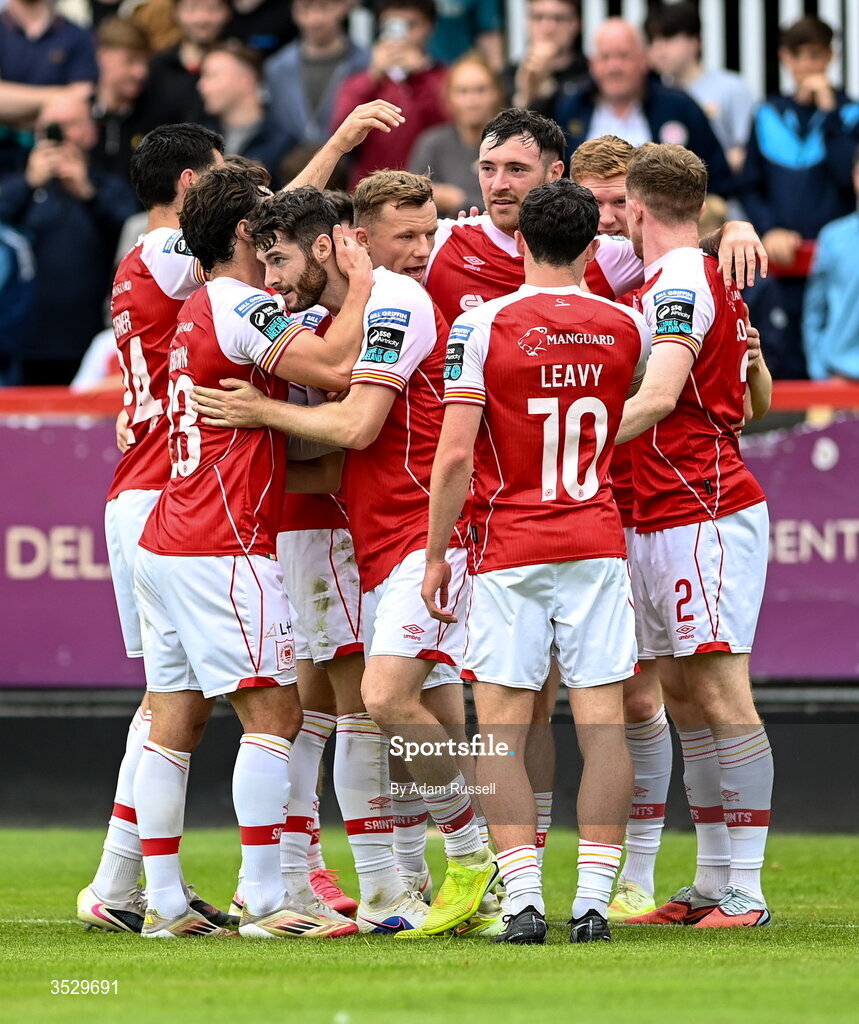 2 August 2026; St Patrick's Athletic's Aidan Keena, third from left, is congratulated by team-mates after scoring his side's first goal during the SSE Airtricity Men's Premier Division match between St Patrick's Athletic and Derry City at Richmond Park in Dublin. Photo by Adam Russell/Sportsfile