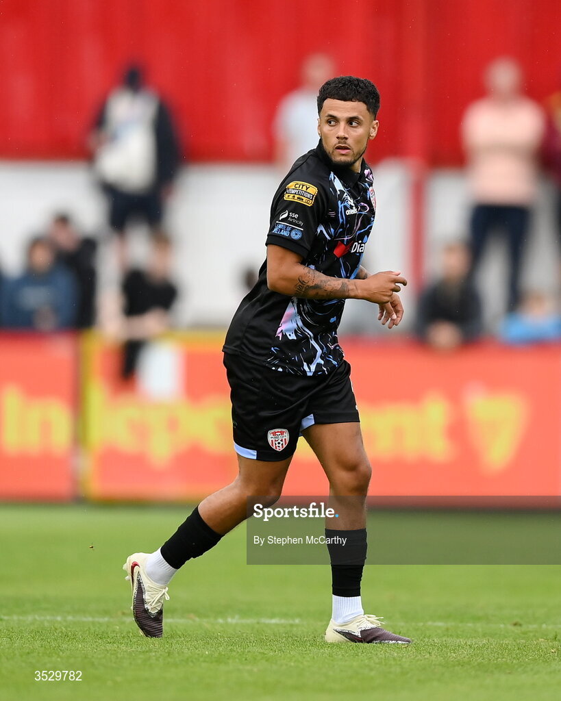 2 August 2026; Tyler Smith of Derry City during the SSE Airtricity Men's Premier Division match between St Patrick's Athletic and Derry City at Richmond Park in Dublin. Photo by Stephen McCarthy/Sportsfile
