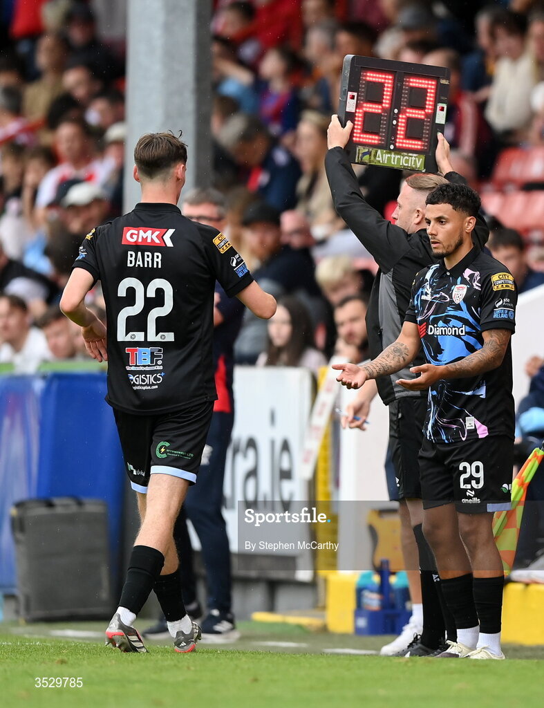 2 August 2026; Tyler Smith of Derry City comes onto the pitch during a second half substitution, for his debut, to replace Conor Barr, during the SSE Airtricity Men's Premier Division match between St Patrick's Athletic and Derry City at Richmond Park in Dublin. Photo by Stephen McCarthy/Sportsfile