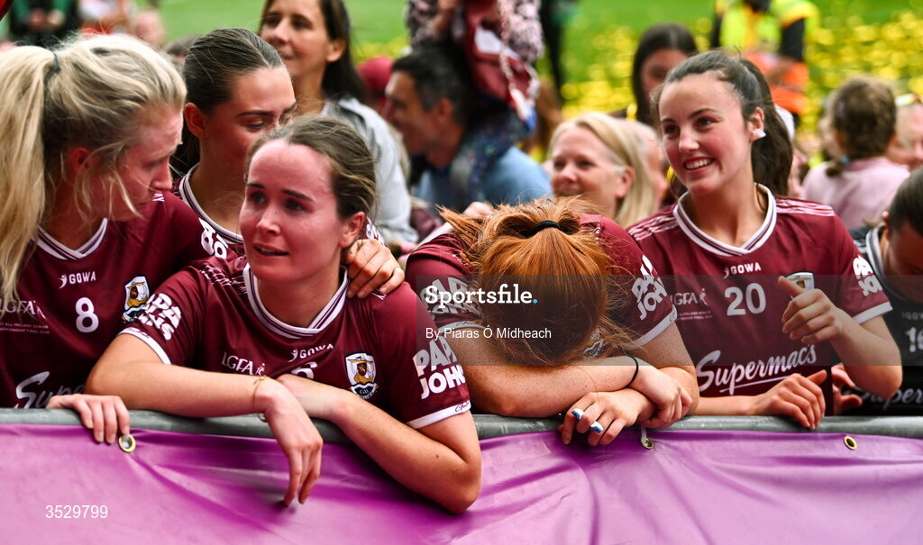 2 August 2026; Galway players, from left, Louise Ward, Nicola Ward, Kate Slevin and Hannah Mangan during their the speech from their captain Kate Geraghty, not pictured, after victory in the LGFA TG4 All-Ireland Senior Championship final match between Galway and Kerry at Croke Park in Dublin. Photo by Piaras Ó Mídheach/Sportsfile