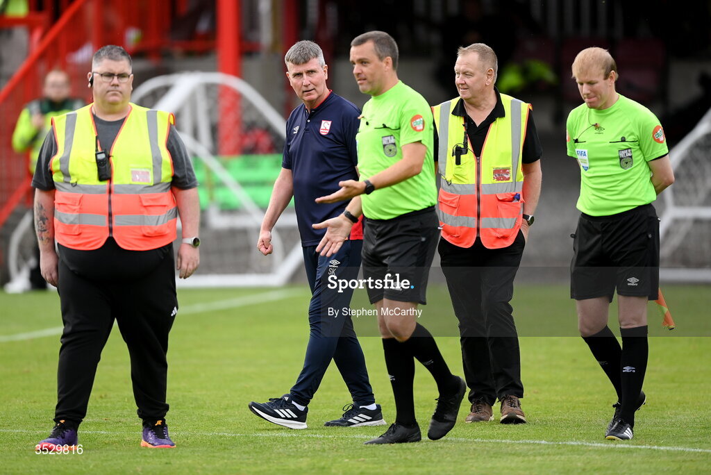 2 August 2026; St Patrick's Athletic manager Stephen Kenny with referee Rob Harvey after the SSE Airtricity Men's Premier Division match between St Patrick's Athletic and Derry City at Richmond Park in Dublin. Photo by Stephen McCarthy/Sportsfile