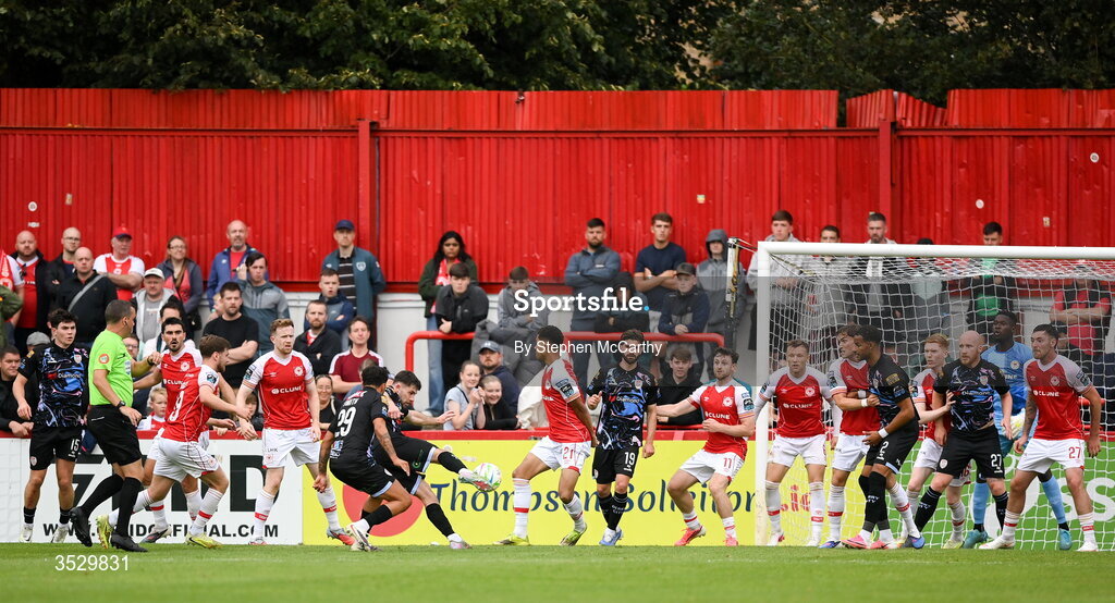 2 August 2026; Adam O'Reilly of Derry City has a shot on goal during the SSE Airtricity Men's Premier Division match between St Patrick's Athletic and Derry City at Richmond Park in Dublin. Photo by Stephen McCarthy/Sportsfile