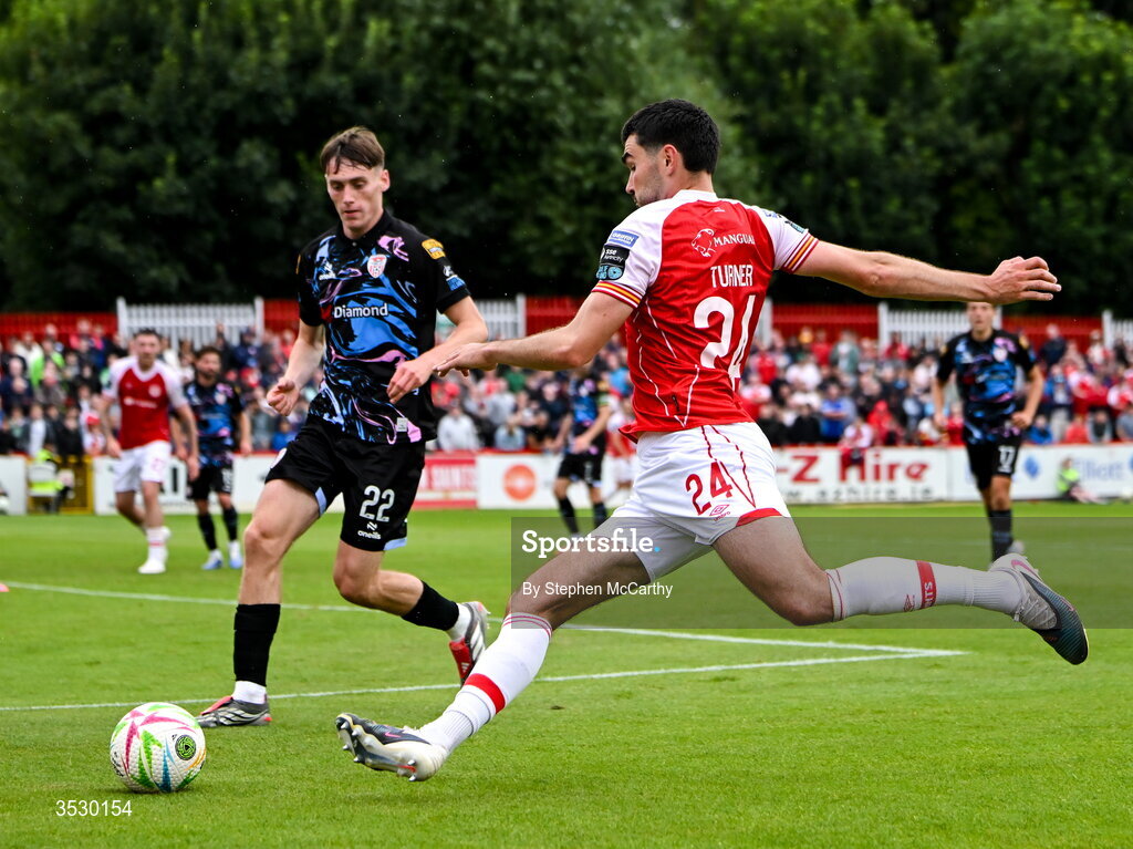 2 August 2026; Luke Turner of St Patrick's Athletic during the SSE Airtricity Men's Premier Division match between St Patrick's Athletic and Derry City at Richmond Park in Dublin. Photo by Stephen McCarthy/Sportsfile
