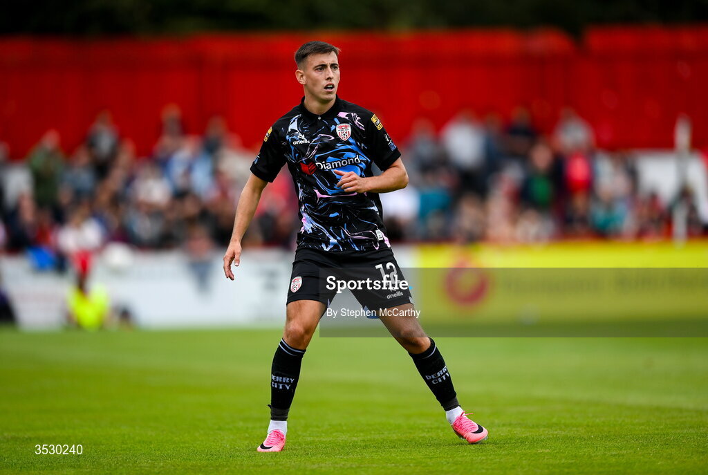 2 August 2026; Darragh Burns of Derry City during the SSE Airtricity Men's Premier Division match between St Patrick's Athletic and Derry City at Richmond Park in Dublin. Photo by Stephen McCarthy/Sportsfile