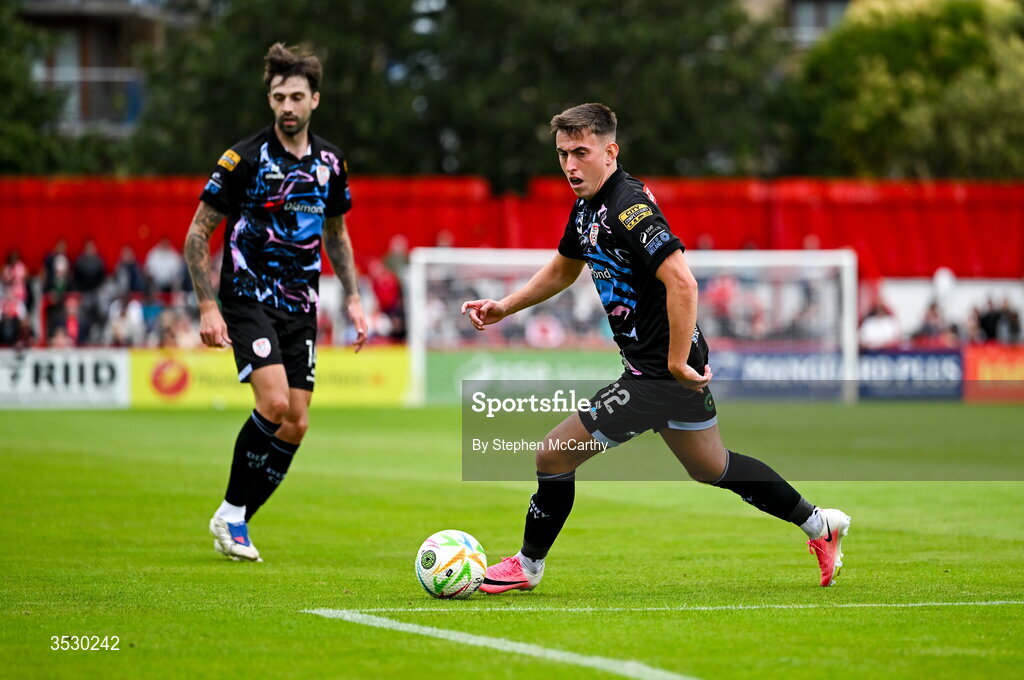 2 August 2026; Darragh Burns of Derry City during the SSE Airtricity Men's Premier Division match between St Patrick's Athletic and Derry City at Richmond Park in Dublin. Photo by Stephen McCarthy/Sportsfile