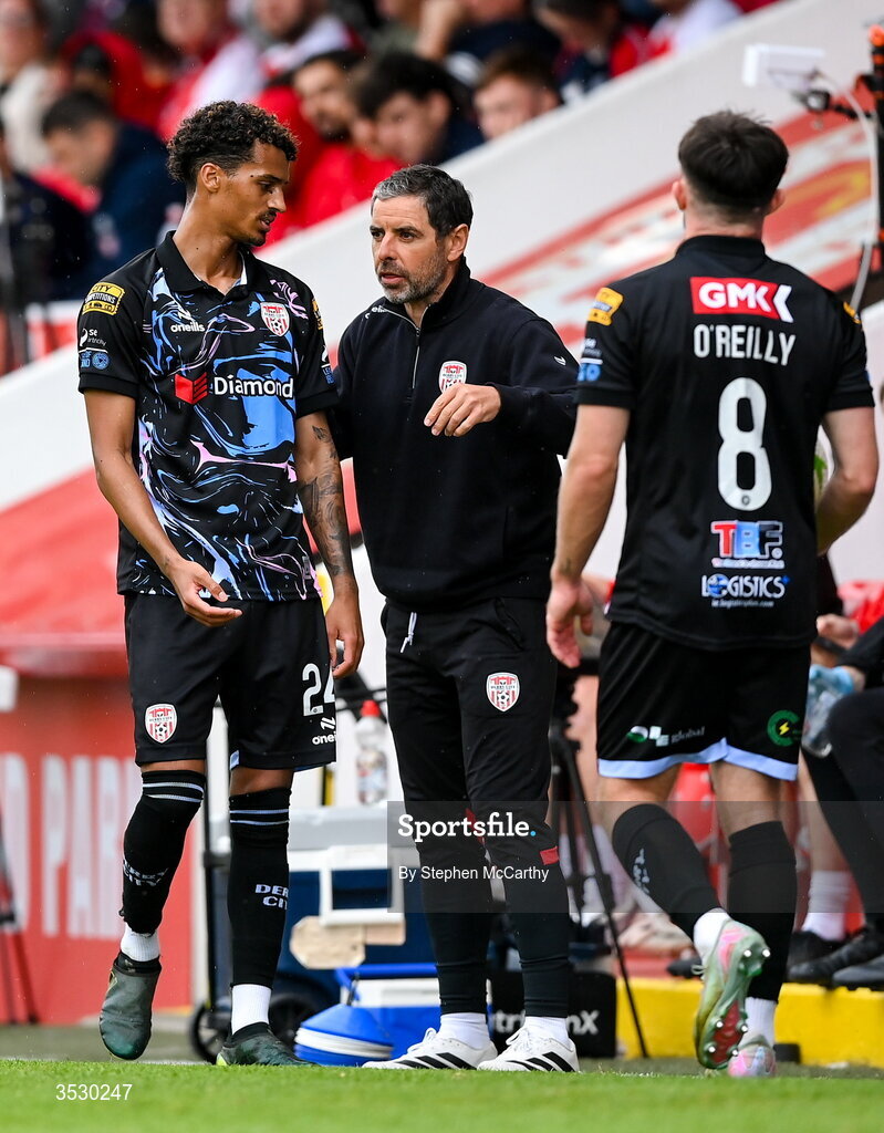 2 August 2026; Brooklyn Lyons-Foster of Derry City with manager Tiernan Lynch during the SSE Airtricity Men's Premier Division match between St Patrick's Athletic and Derry City at Richmond Park in Dublin. Photo by Stephen McCarthy/Sportsfile