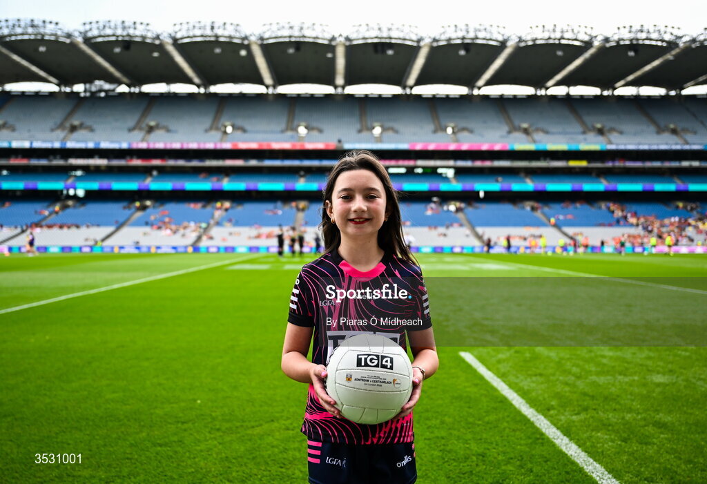 2 August 2026; Harper Kirwan of Éire Óg GAA in Carlow brings out the match ball before the LGFA TG4 All-Ireland Junior Championship final match between Antrim and Carlow at Croke Park in Dublin. Photo by Piaras Ó Mídheach/Sportsfile