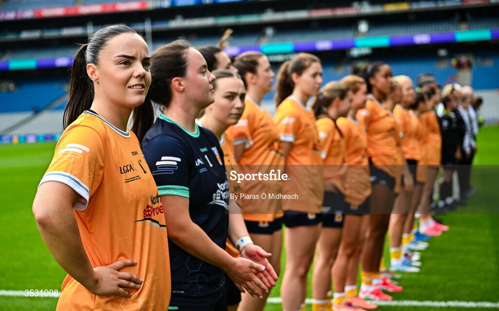 2 August 2026; Antrim captain Bronagh Devlin, left, lines up with her team-mates to meet Trina Murray, LGFA President and Deirdre Ní Choistín, CEO TG4, before the LGFA TG4 All-Ireland Junior Championship final match between Antrim and Carlow at Croke Park in Dublin. Photo by Piaras Ó Mídheach/Sportsfile
