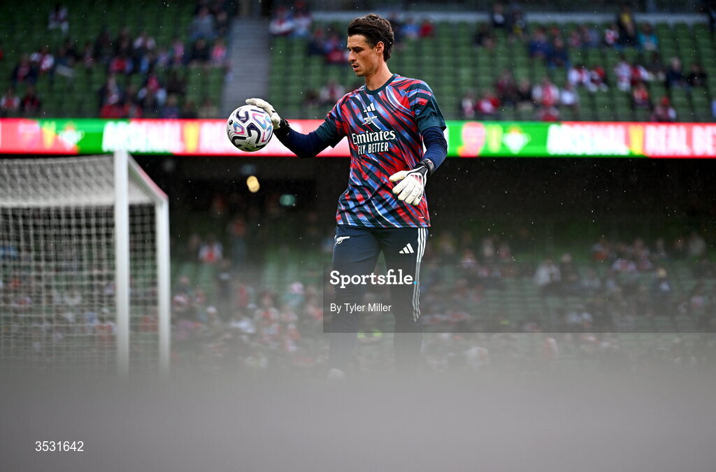 5 August 2026; Arsenal goalkeeper Kepa Arrizabalaga warms up before the pre-season friendly match between Arsenal and Real Betis at the Aviva Stadium in Dublin. Photo by Tyler Miller/Sportsfile