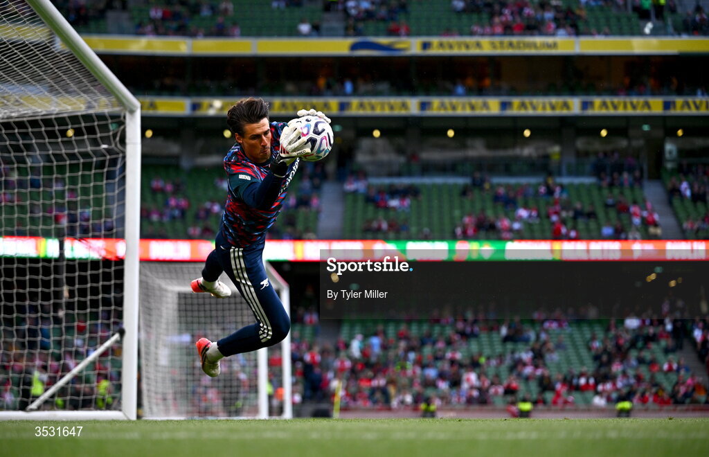 5 August 2026; Arsenal goalkeeper Kepa Arrizabalaga warms up before the pre-season friendly match between Arsenal and Real Betis at the Aviva Stadium in Dublin. Photo by Tyler Miller/Sportsfile