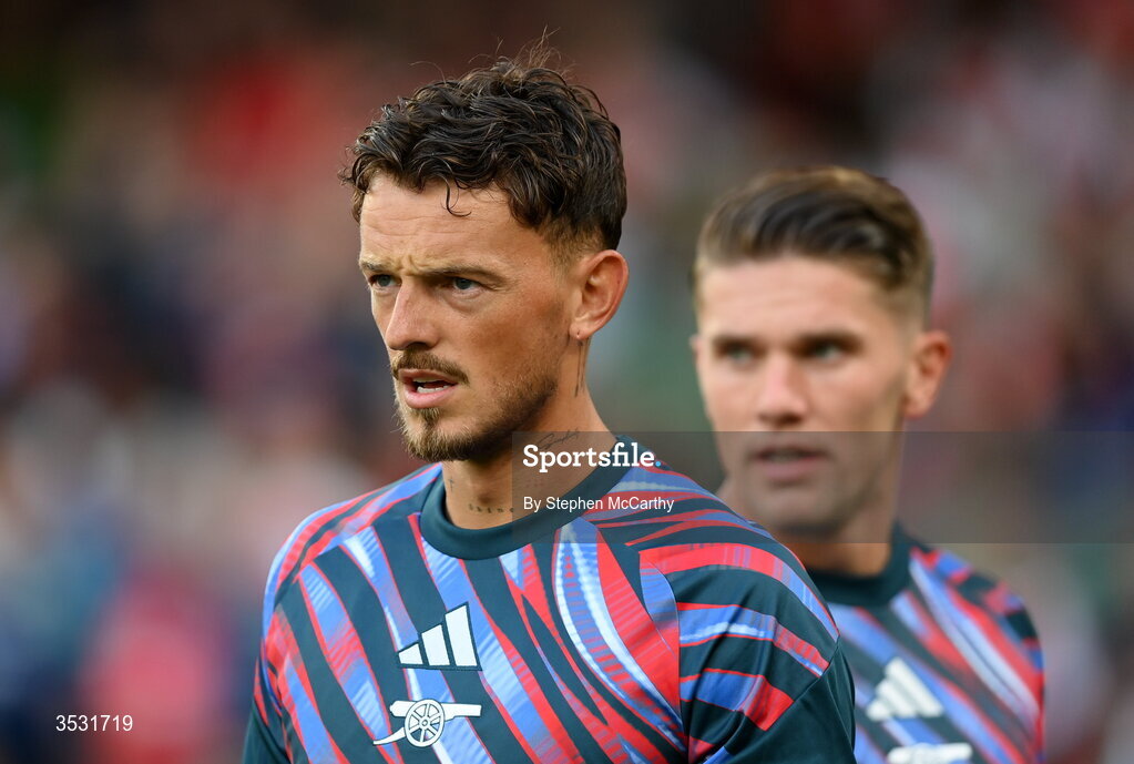 5 August 2026; Ben White and Viktor Gyökeres of Arsenal beforethe pre-season friendly match between Arsenal and Real Betis at the Aviva Stadium in Dublin. Photo by Stephen McCarthy/Sportsfile