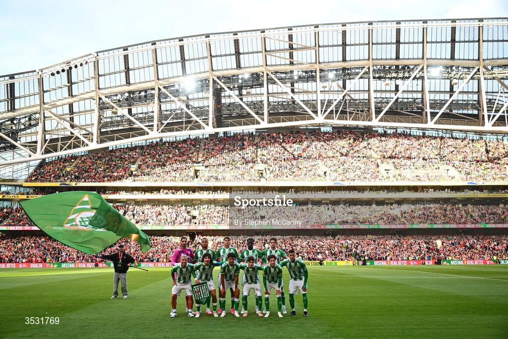 5 August 2026; The Real Betis team before the pre-season friendly match between Arsenal and Real Betis at the Aviva Stadium in Dublin. Photo by Stephen McCarthy/Sportsfile