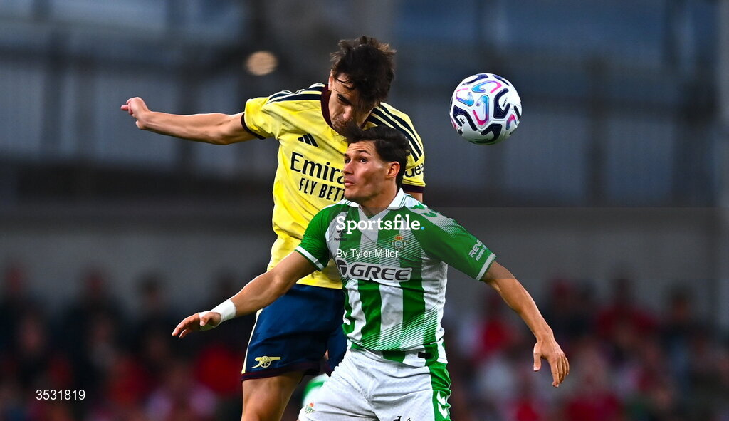 5 August 2026; Louie Copley of Arsenal in action against Rodrigo Riquelme of Real Betis during the pre-season friendly match between Arsenal and Real Betis at the Aviva Stadium in Dublin. Photo by Tyler Miller/Sportsfile