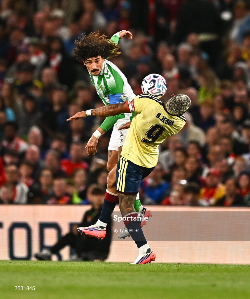 5 August 2026; Héctor Bellerín of Real Betis in action against Gabriel Jesus of Arsenal during the pre-season friendly match between Arsenal and Real Betis at the Aviva Stadium in Dublin. Photo by Tyler Miller/Sportsfile