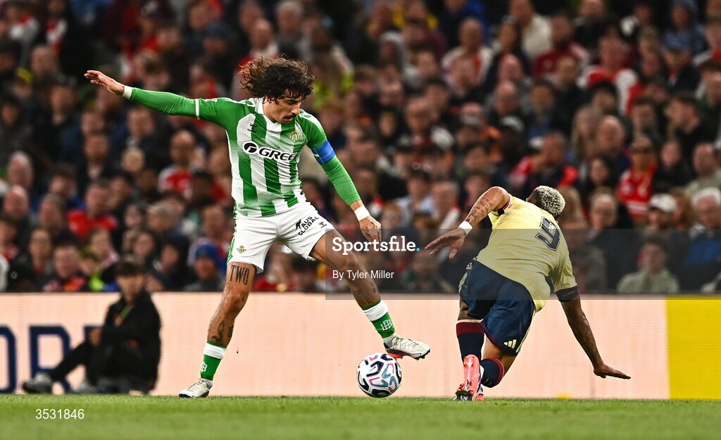5 August 2026; Héctor Bellerín of Real Betis in action against Gabriel Jesus of Arsenal during the pre-season friendly match between Arsenal and Real Betis at the Aviva Stadium in Dublin. Photo by Tyler Miller/Sportsfile