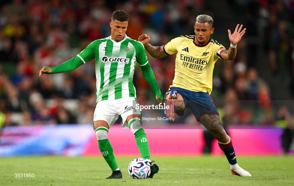 5 August 2026; Nelson Deossa of Real Betis in action against Gabriel Jesus of Arsenal during the pre-season friendly match between Arsenal and Real Betis at the Aviva Stadium in Dublin. Photo by Stephen McCarthy/Sportsfile