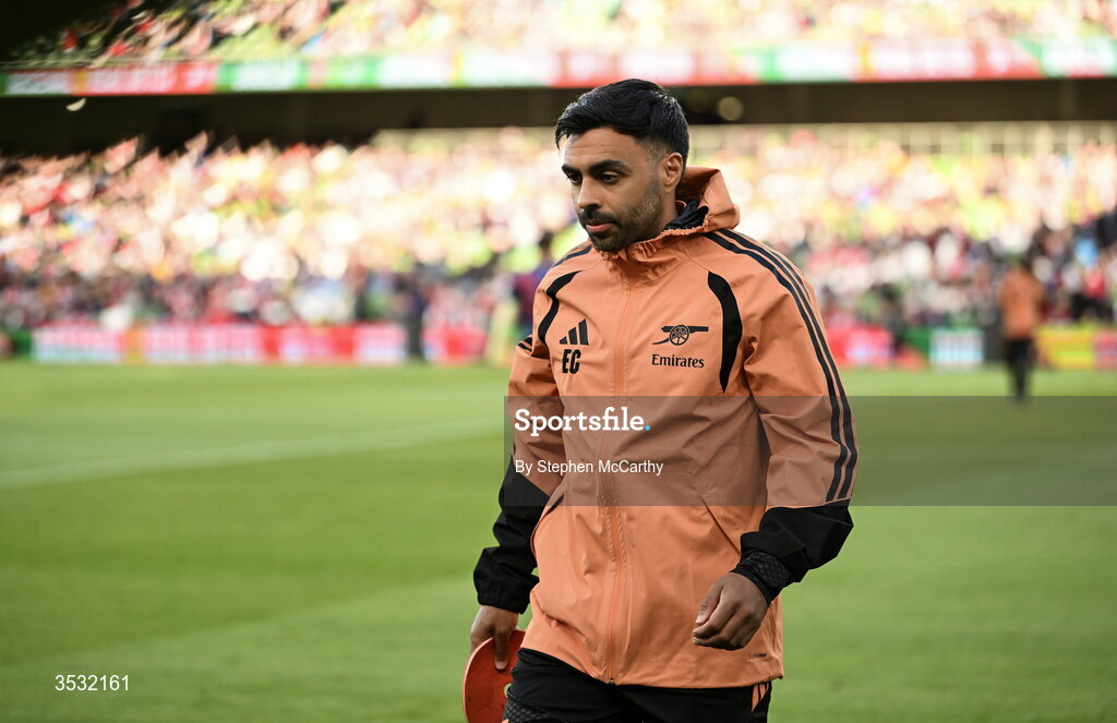 5 August 2026; Arsenal strength and conditioning coach Eoin Clarkin during the pre-season friendly match between Arsenal and Real Betis at the Aviva Stadium in Dublin. Photo by Stephen McCarthy/Sportsfile