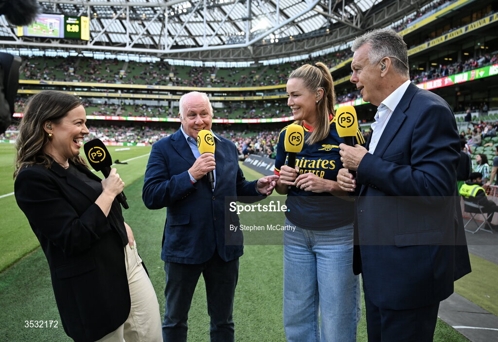 5 August 2026; Premier Sports presenter Sarah Mulkerrins with former Arsenal and Republic of Ireland players, from left, Liam Brady, Emma Byrne and David O'Leary before the pre-season friendly match between Arsenal and Real Betis at the Aviva Stadium in Dublin. Photo by Stephen McCarthy/Sportsfile