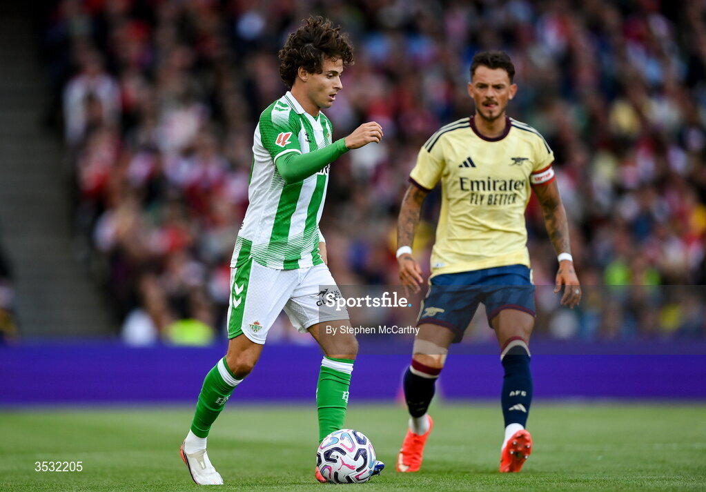 5 August 2026; Rodrigo Riquelme of Real Betis and Ben White of Arsenal during the pre-season friendly match between Arsenal and Real Betis at the Aviva Stadium in Dublin. Photo by Stephen McCarthy/Sportsfile