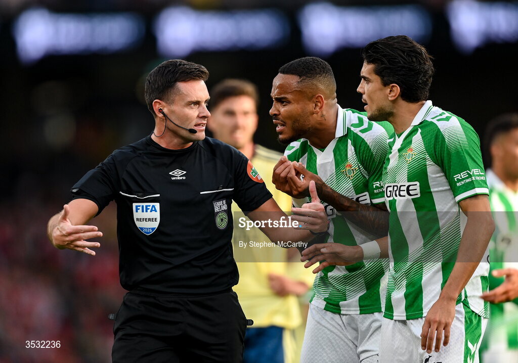 5 August 2026; Referee Rob Hennessy during the pre-season friendly match between Arsenal and Real Betis at the Aviva Stadium in Dublin. Photo by Stephen McCarthy/Sportsfile