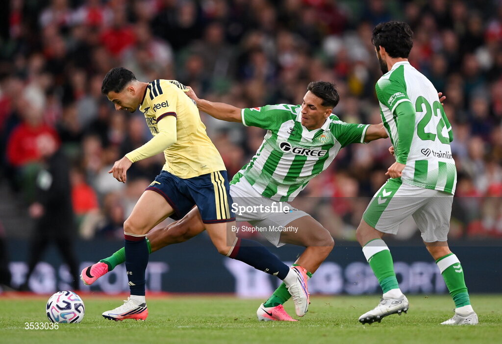 5 August 2026; Gabriel Martinelli of Arsenal is tackled by Facundo Bernal of Real Betis during the pre-season friendly match between Arsenal and Real Betis at the Aviva Stadium in Dublin. Photo by Stephen McCarthy/Sportsfile
