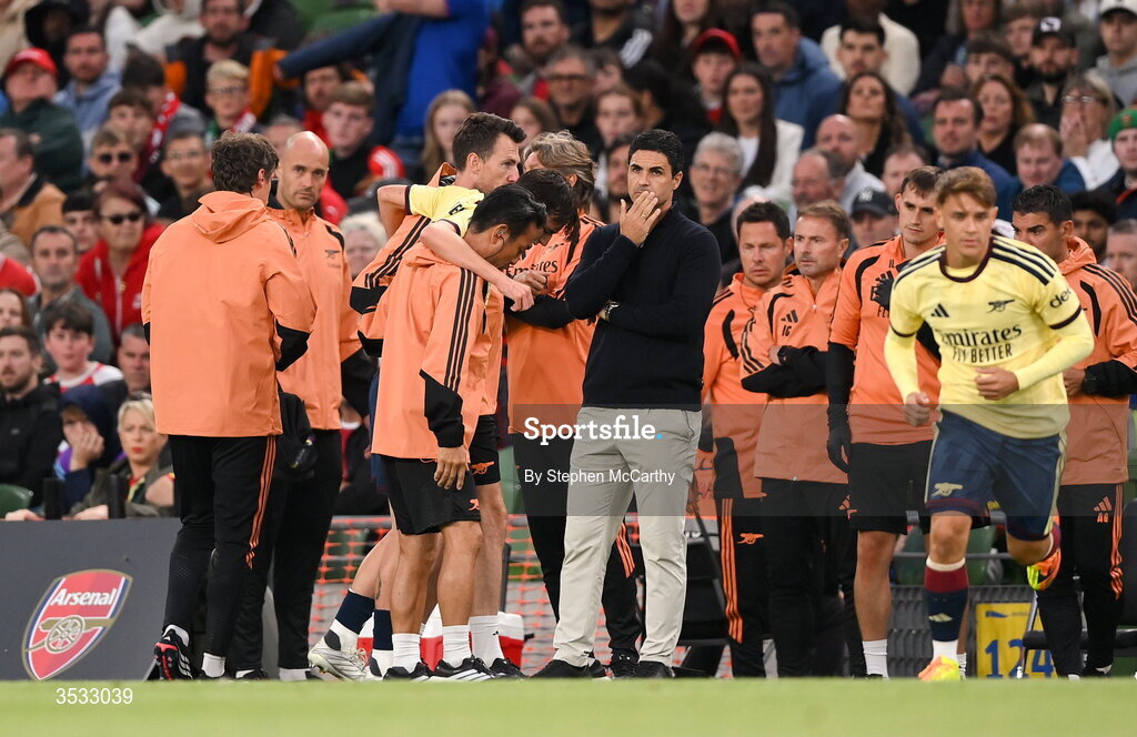 5 August 2026; Arsenal manager Mikel Arteta looks on as Louie Copley leaves the pitch with an injury during the pre-season friendly match between Arsenal and Real Betis at the Aviva Stadium in Dublin. Photo by Stephen McCarthy/Sportsfile