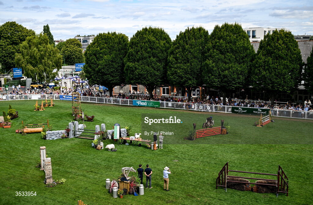 8 August 2026; A general view of the action during the Class 95 Working Hunter Ponies during day four of the Gallagher Dublin Horse Show at the RDS in Dublin. Photo by Paul Phelan/Sportsfile