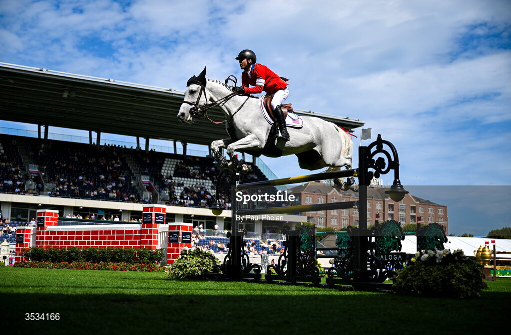 8 August 2026; Kent Farrington of USA competes on Greya in the Dublin Stakes during day four of the Gallagher Dublin Horse Show at the RDS in Dublin. Photo by Paul Phelan/Sportsfile