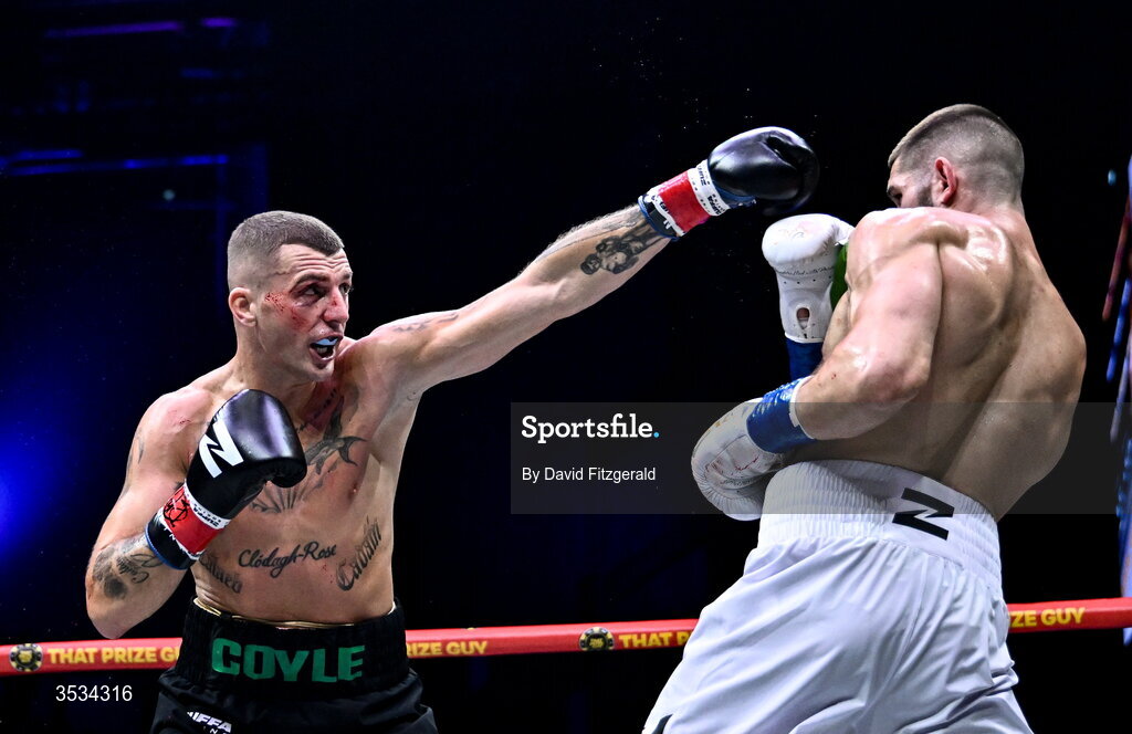 8 August 2026; Connor Coyle, left, and Mark Beuke during their middleweight bout during the Zuffa Boxing 10 event at the 3Arena in Dublin. Photo by David Fitzgerald/Sportsfile