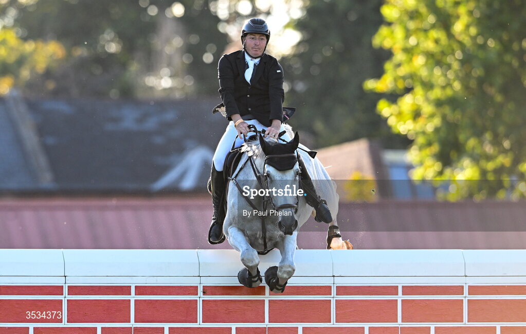 8 August 2026; Jordan Coyle of Ireland, competing on Eristov in the Defender Puissance during day four of the Gallagher Dublin Horse Show at the RDS in Dublin. Photo by Paul Phelan/Sportsfile