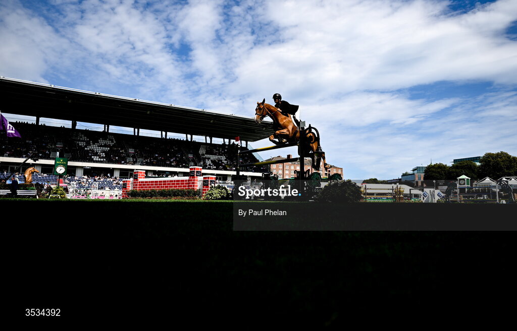8 August 2026; General action in the Dublin Stakes during day four of the Gallagher Dublin Horse Show at the RDS in Dublin. Photo by Paul Phelan/Sportsfile