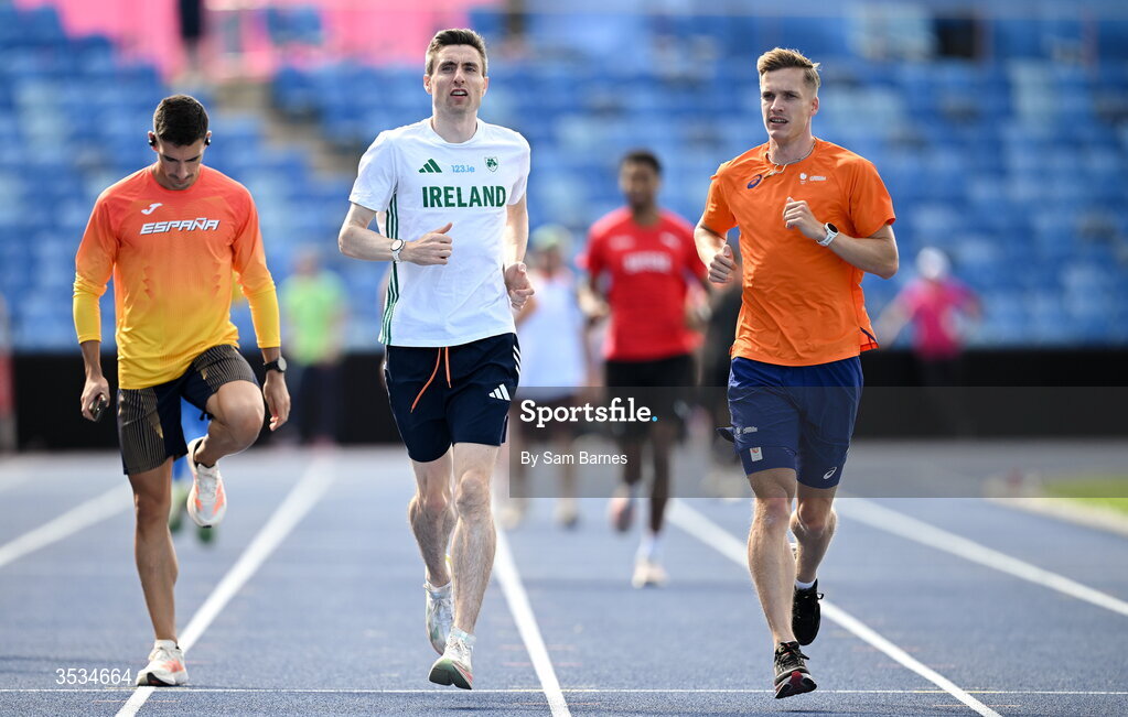 9 August 2026; Mark English of Ireland, centre, and Tony van Diepen of Netherlands, right, during a training session ahead of the European Athletics Championships 2026 at Alexander Stadium in Birmingham, England. Photo by Sam Barnes/Sportsfile