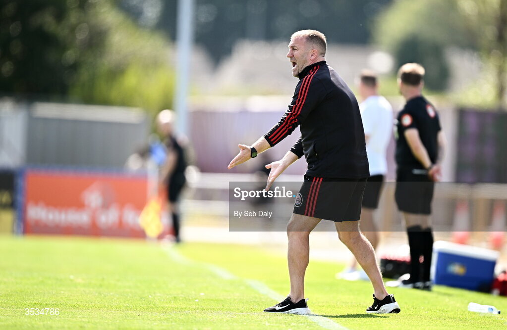 9 August 2026; Bohemians manager Alan Reynolds during the SSE Airtricity Men's Premier Division match between Waterford and Bohemians at the RSC in Waterford. Photo by Seb Daly/Sportsfile