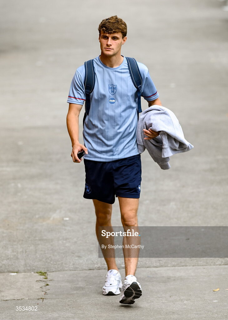 9 August 2026; Will Jarvis of Shelbourne arrives for the SSE Airtricity Men’s Premier Division match between Shelbourne and St Patrick's Athletic at Tolka Park in Dublin. Photo by Stephen McCarthy/Sportsfile