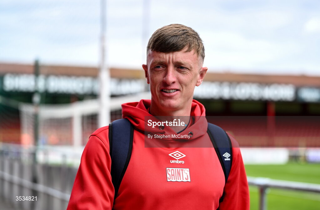 9 August 2026; Chris Forrester of St Patrick's Athletic arrives for the SSE Airtricity Men’s Premier Division match between Shelbourne and St Patrick's Athletic at Tolka Park in Dublin. Photo by Stephen McCarthy/Sportsfile