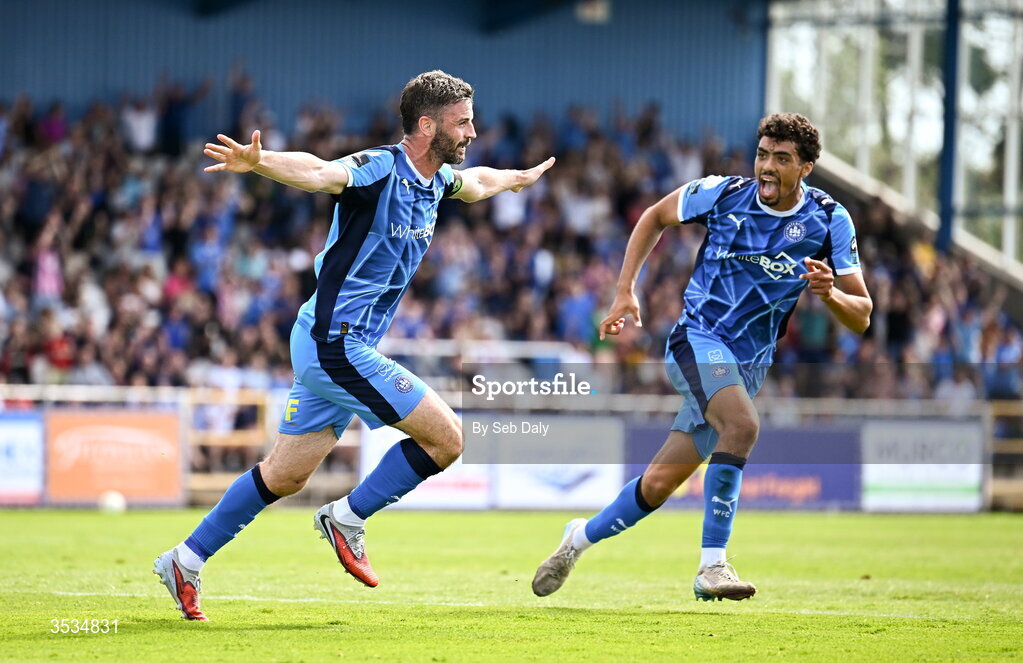 9 August 2026; Pádraig Amond of Waterford, left, celebrates with teammate Noah Mawene after scoring his side's third goal during the SSE Airtricity Men's Premier Division match between Waterford and Bohemians at the RSC in Waterford. Photo by Seb Daly/Sportsfile
