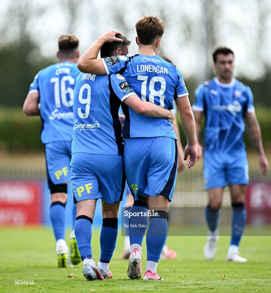 9 August 2026; Pádraig Amond of Waterford, left, celebrates with teammate Tommy Lonergan after scoring their side's second goal during the SSE Airtricity Men's Premier Division match between Waterford and Bohemians at the RSC in Waterford. Photo by Seb Daly/Sportsfile