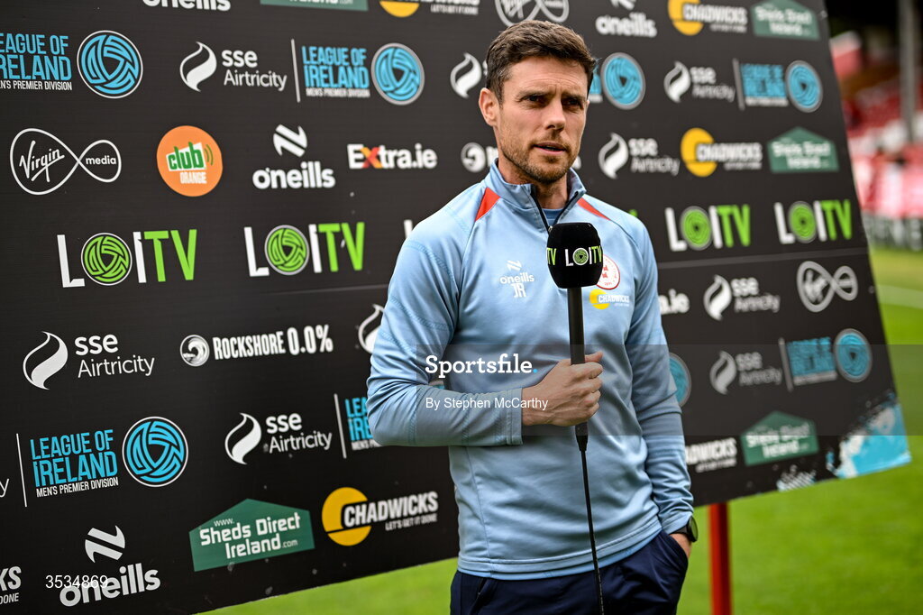 9 August 2026; Shelbourne head coach John Russell speaks to LOI TV before the SSE Airtricity Men’s Premier Division match between Shelbourne and St Patrick's Athletic at Tolka Park in Dublin. Photo by Stephen McCarthy/Sportsfile