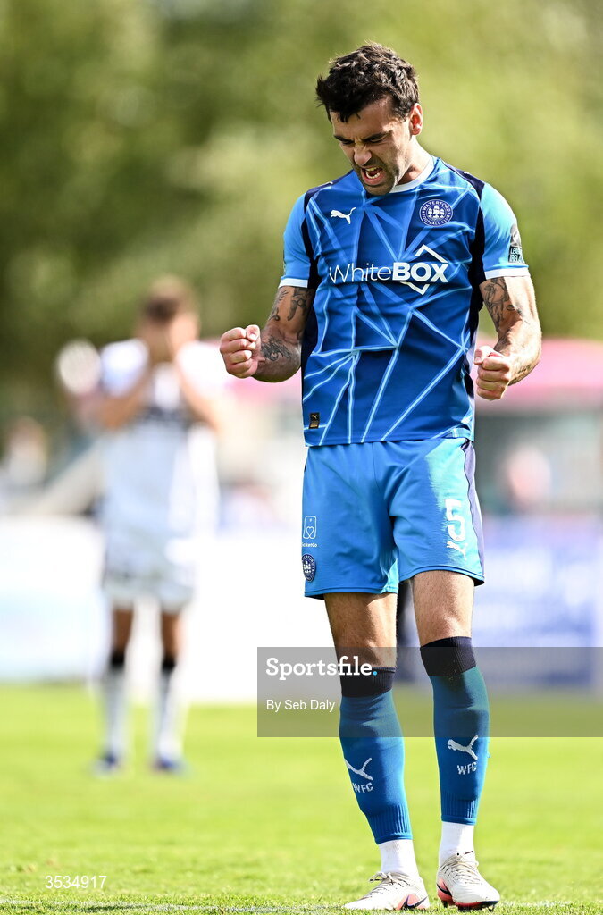 9 August 2026; John Mahon of Waterford celebrates at the final whistle after his side's victory in the SSE Airtricity Men's Premier Division match between Waterford and Bohemians at the RSC in Waterford. Photo by Seb Daly/Sportsfile