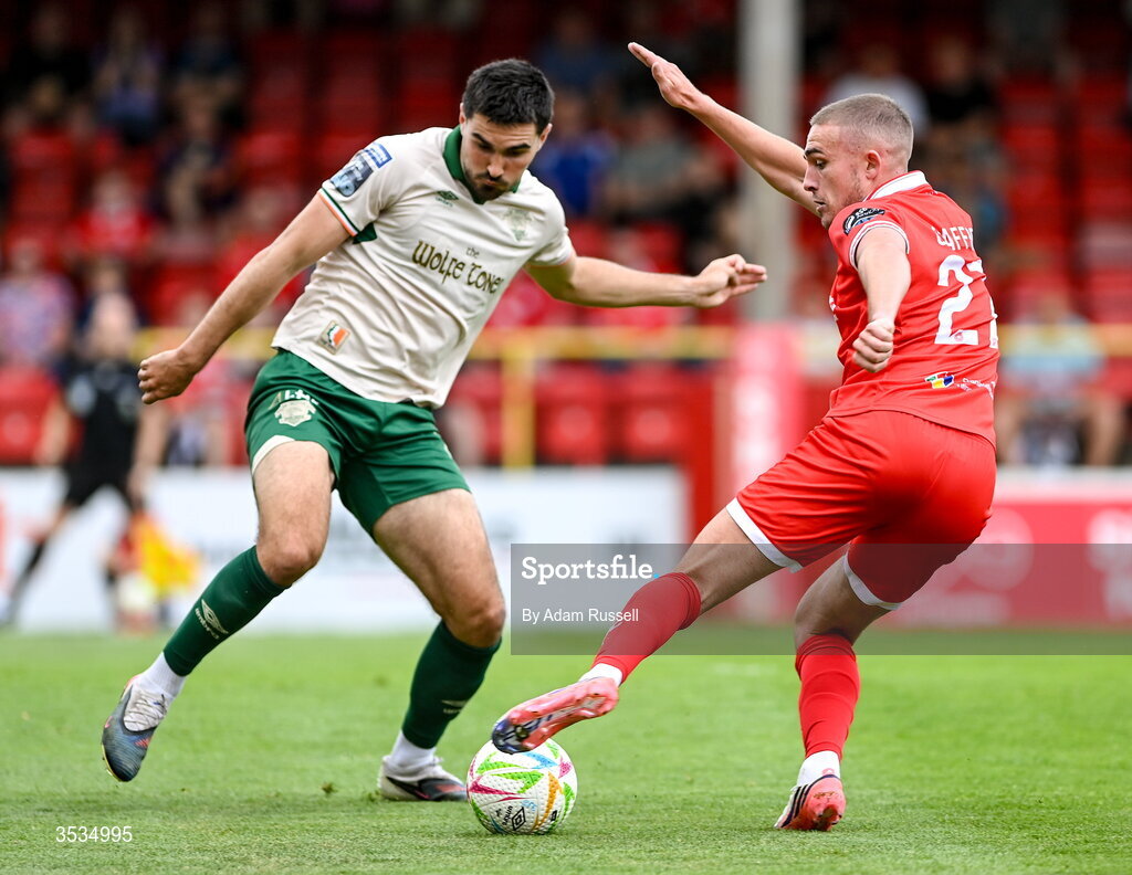 9 August 2026; Evan Caffrey of Shelbourne in action against Luke Turner of St Patrick's Athletic during the SSE Airtricity Men’s Premier Division match between Shelbourne and St Patrick's Athletic at Tolka Park in Dublin. Photo by Adam Russell/Sportsfile