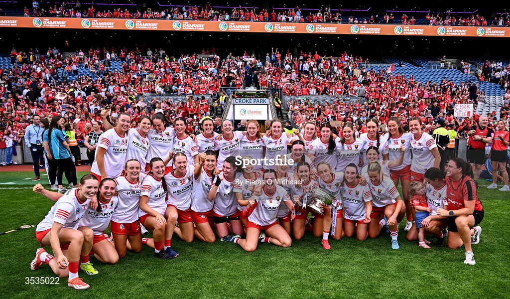 9 August 2026; Cork celebrate after victory in the Glen Dimplex All-Ireland Senior Camogie Championship final match between Galway and Cork at Croke Park in Dublin. Photo by Piaras Ó Mídheach.