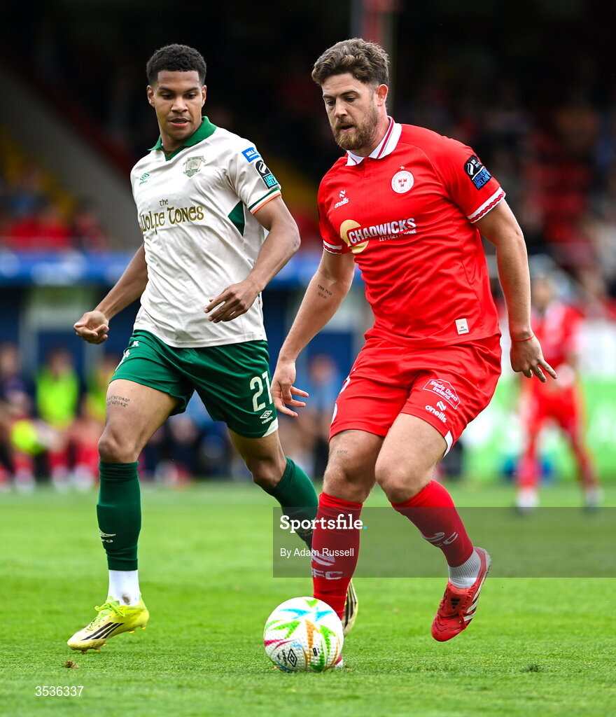 9 August 2026; Sam Bone of Shelbourne in action against Anthony Olusanya of St Patrick's Athletic during the SSE Airtricity Men’s Premier Division match between Shelbourne and St Patrick's Athletic at Tolka Park in Dublin. Photo by Adam Russell/Sportsfile