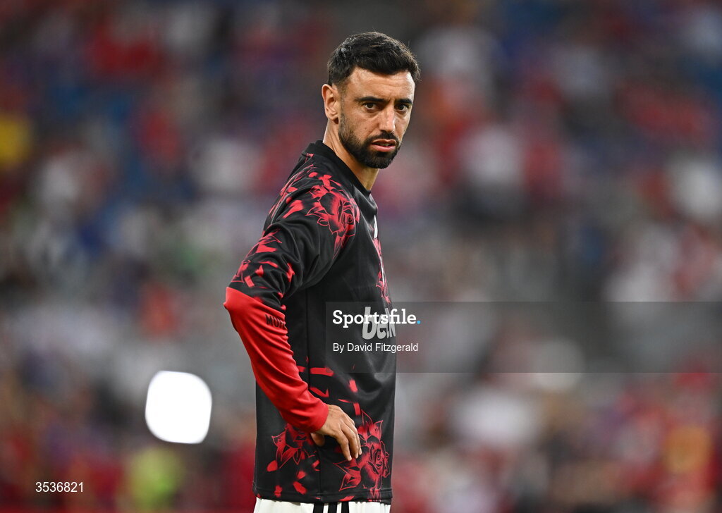 12 August 2026; Bruno Fernandes of Manchester United warms up before the pre-season friendly match between Manchester United and Leeds United at Croke Park in Dublin. Photo by David Fitzgerald/Sportsfile