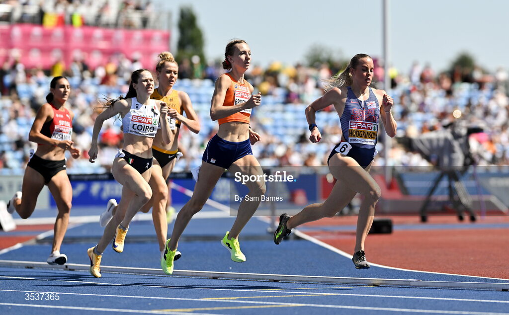 13 August; Keely Hodgkinson of Great Britain and Northern Ireland, right and Femke Broeders-Bol of Netherlands, second from right, competing in the women's 800m semi-final 2 during day four of the European Athletics Championships 2026 at Alexander Stadium in Birmingham, England. Photo by Sam Barnes/Sportsfile