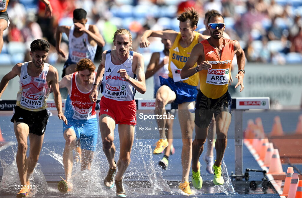 13 August 2026; Daniel Arce of Spain, right, and Baptiste Fourmont of France, centre, compete in their men's 3000m steeplechase heat during day four of the European Athletics Championships 2026 at Alexander Stadium in Birmingham, England. Photo by Sam Barnes/Sportsfile