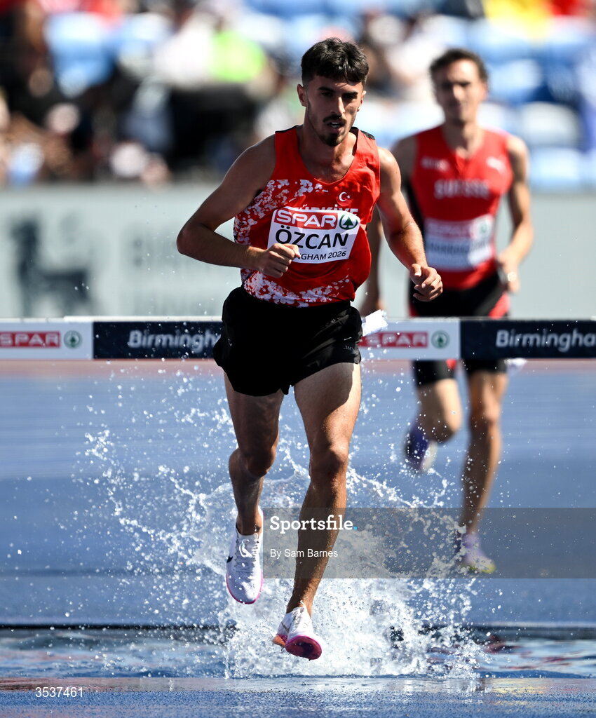 13 August 2026; Cuma Özcan of Türkiye competes in his men's 3000m steeplechase heat during day four of the European Athletics Championships 2026 at Alexander Stadium in Birmingham, England. Photo by Sam Barnes/Sportsfile