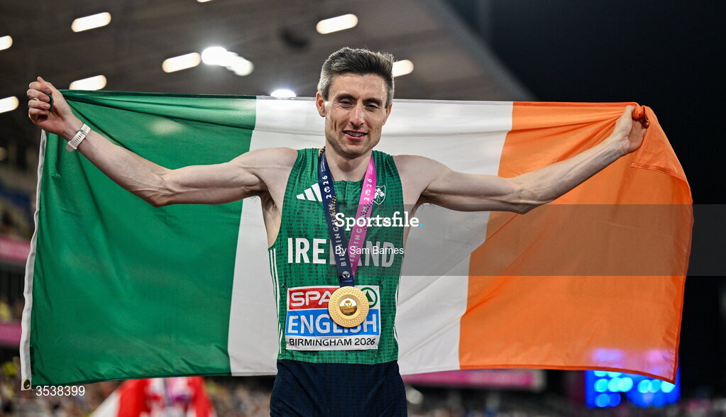 13 August 2026; Mark English of Ireland celebrates after finishing first and winning the gold medal in the men's 800m final during day four of the European Athletics Championships 2026 at Alexander Stadium in Birmingham, England. Photo by Sam Barnes/Sportsfile